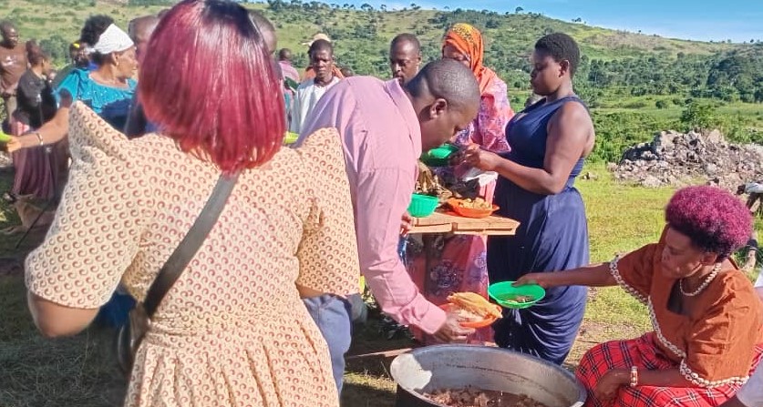 LUNCH TIME AT MUBEEYA